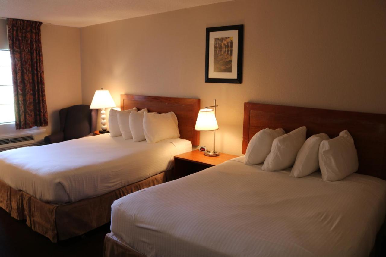 Friendship Inn Алтъс Екстериор снимка